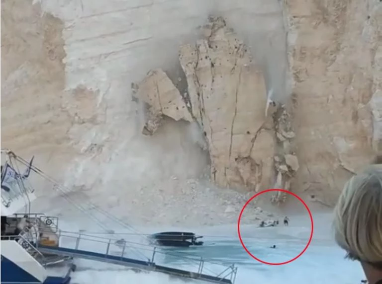 Συγκλονίζουν τα νέα βίντεο από το Ναυάγιο: Καρέ- καρέ η στιγμή που ο βράχος αποκολλήθηκε και έπεσε στην παραλία